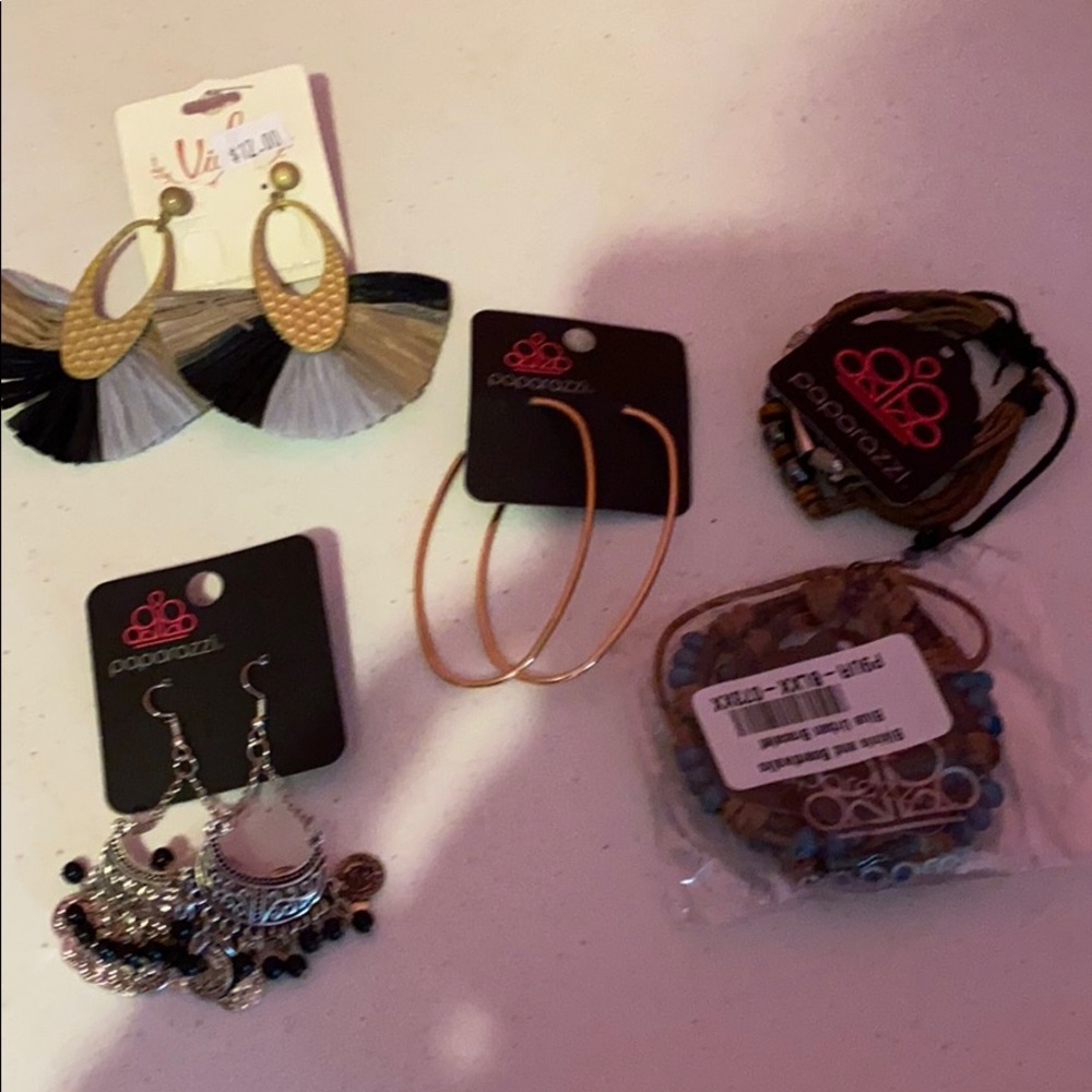 Associate jewelry